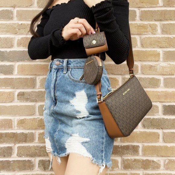 NWT Michael Kors Crossbody MK Signature - Picture 2 of 6